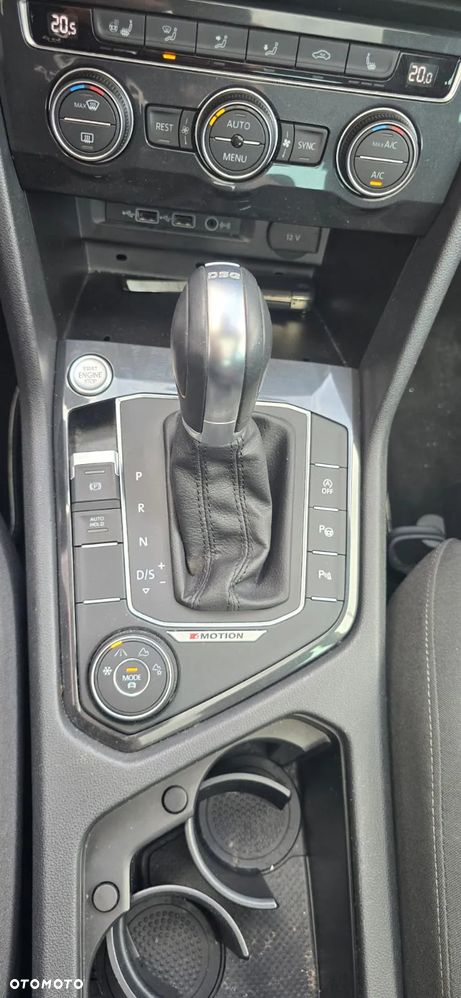 Volkswagen Tiguan 2.0 TDI SCR 4MOTION DSG R-Line - 25
