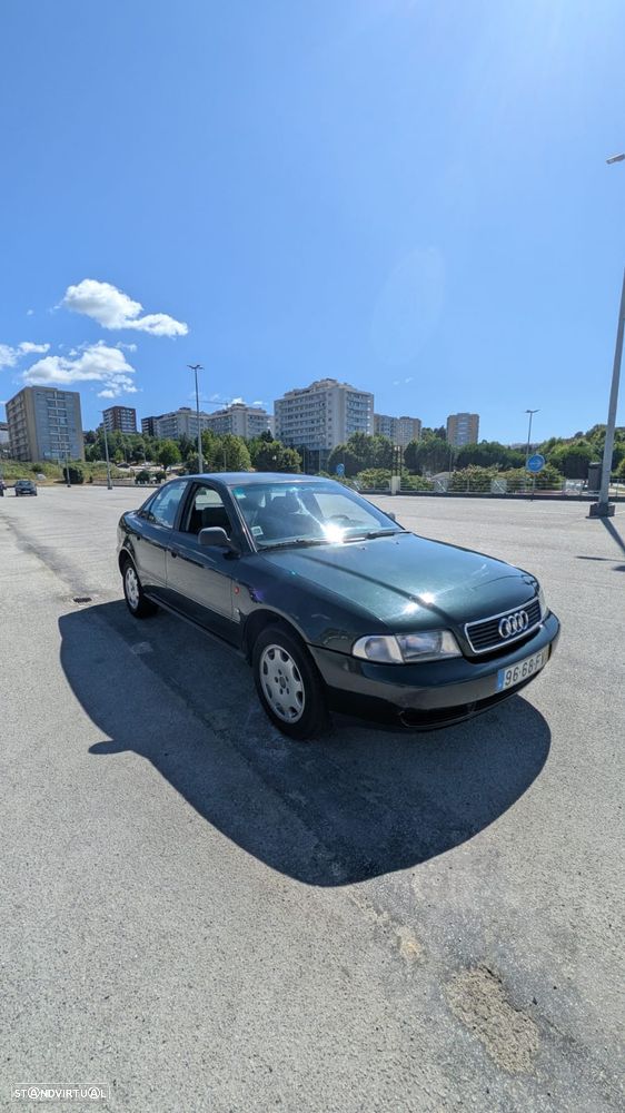 Audi A4 1.9 TDI Confort - 1