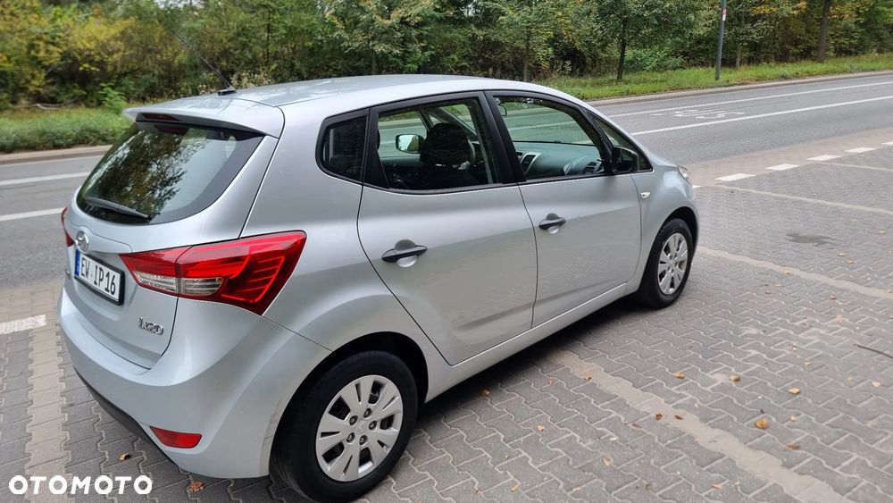 Hyundai ix20 1.4 blue Comfort - 17