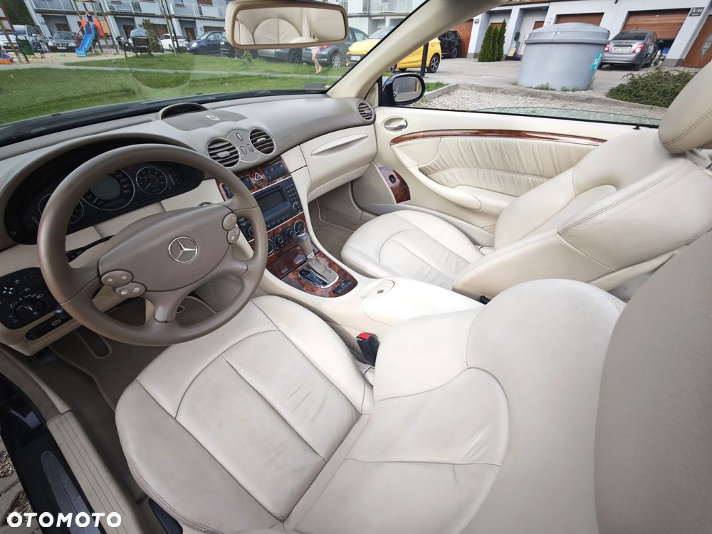 Mercedes-Benz CLK - 12