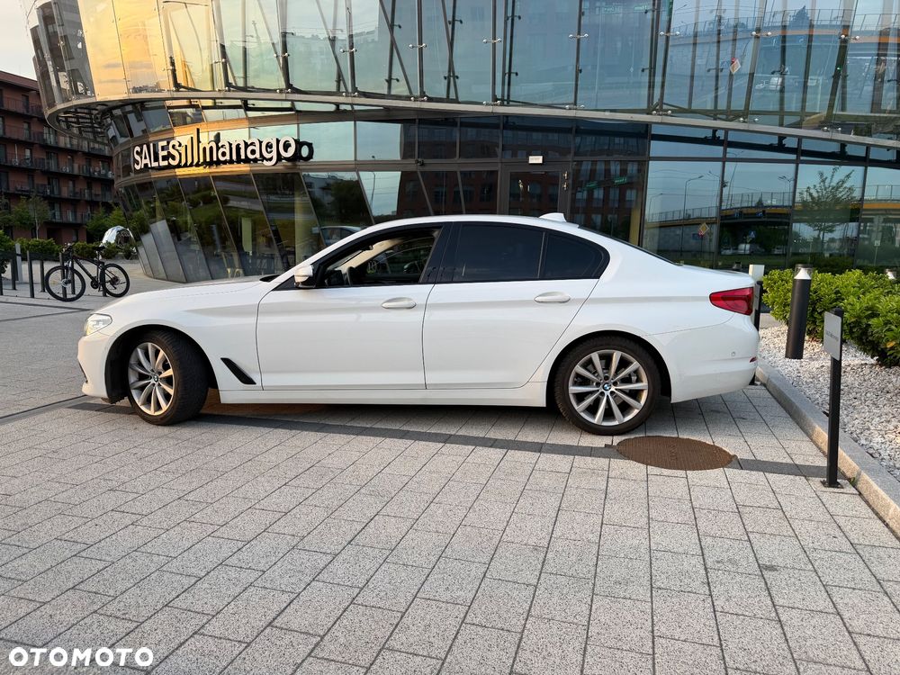 BMW Seria 5 518d Sport Line - 3