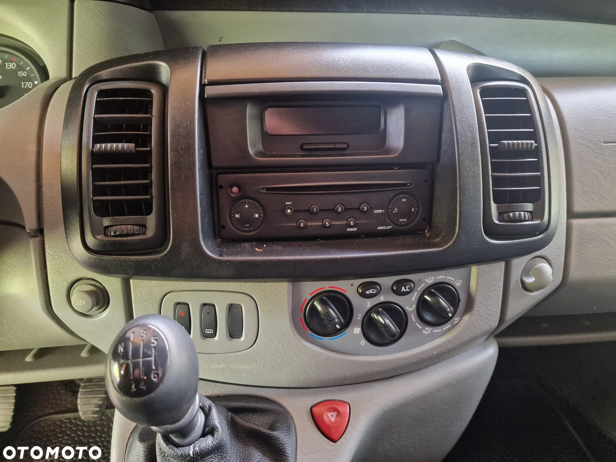 Renault Trafic - 15