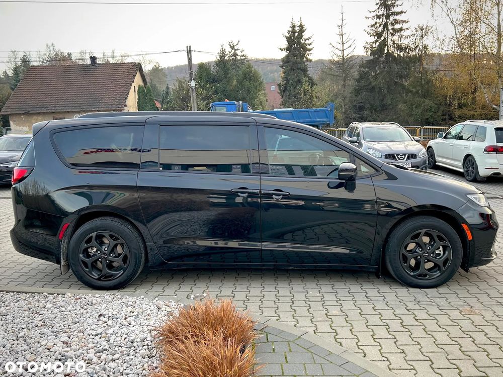 Chrysler Pacifica - 8