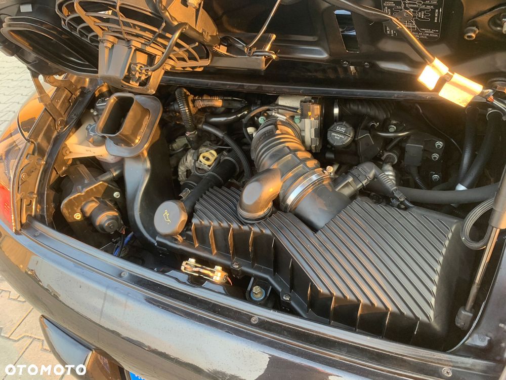 Porsche 911 Carrera - 8