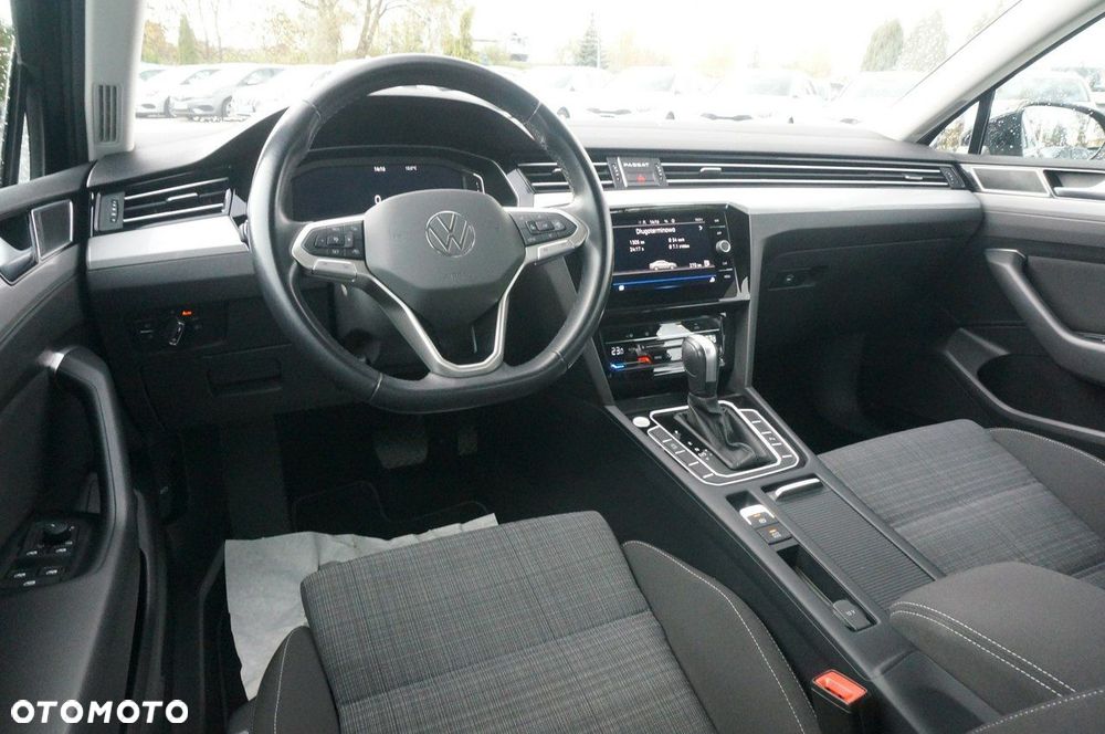 Volkswagen Passat - 17