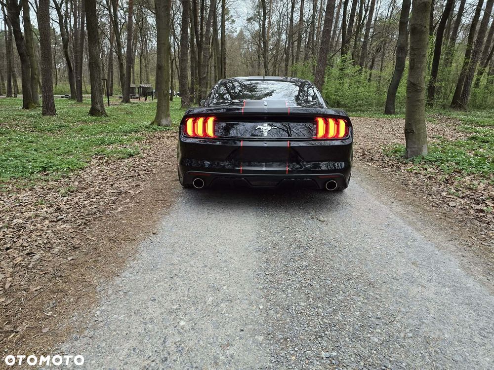 Ford Mustang - 7