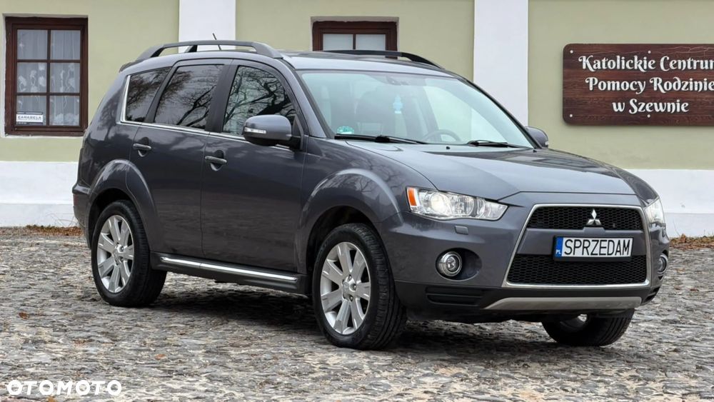 Mitsubishi Outlander - 10