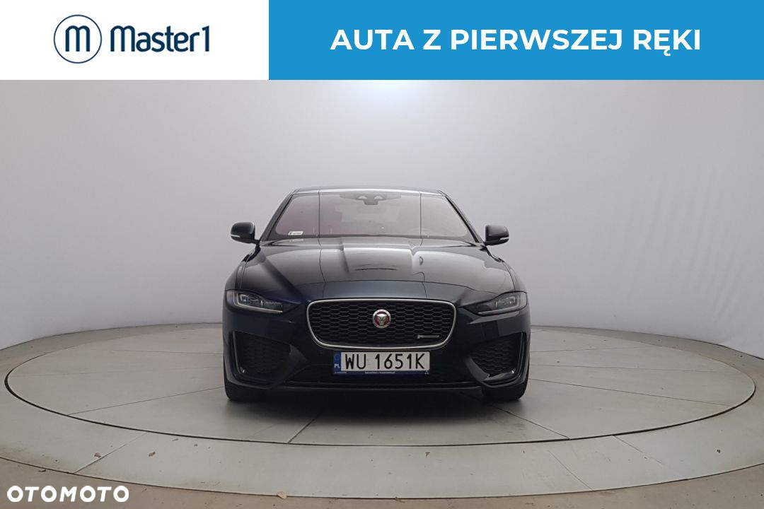 Jaguar XE 2.0 D180 AWD R-Dynamic SE - 2