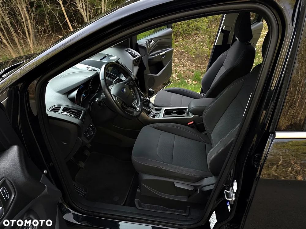 Ford Kuga 2.0 TDCi FWD Titanium Plus - 23
