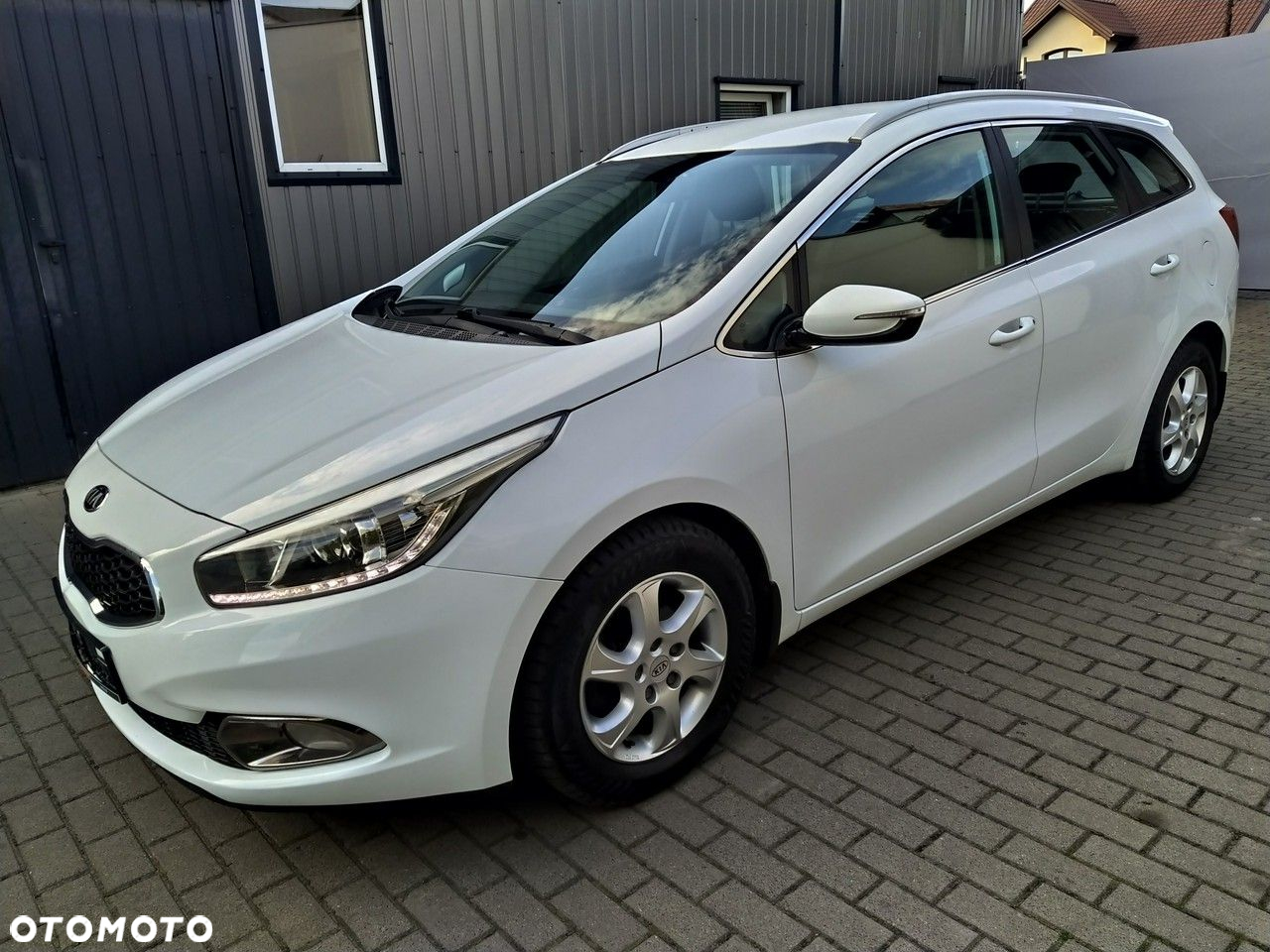 Kia Ceed 1.6 GDI DCT Platinum Edition - 3