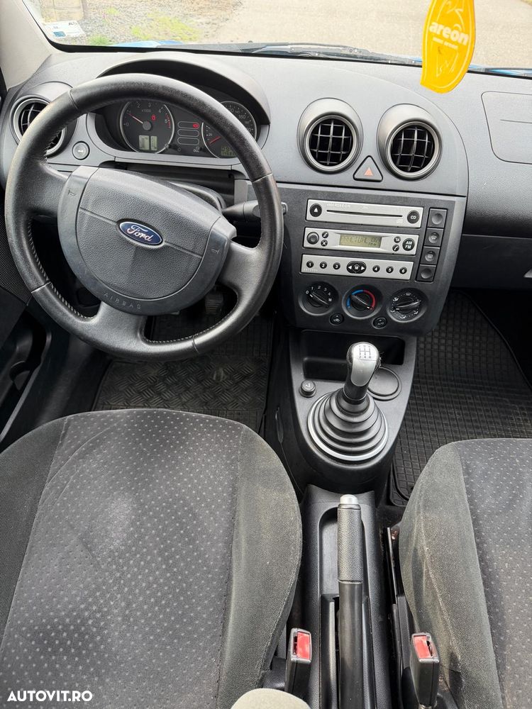 Ford Fiesta 1.4TDCI Ghia - 11