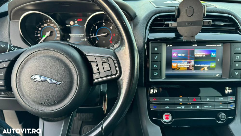 Jaguar F-Pace 20d Aut. R-Sport - 6