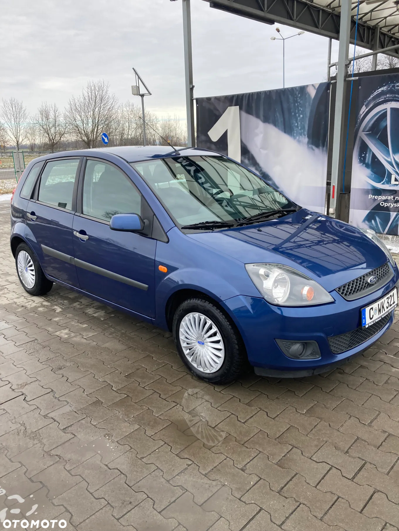 Ford Fiesta 1.4 Ambiente - 4