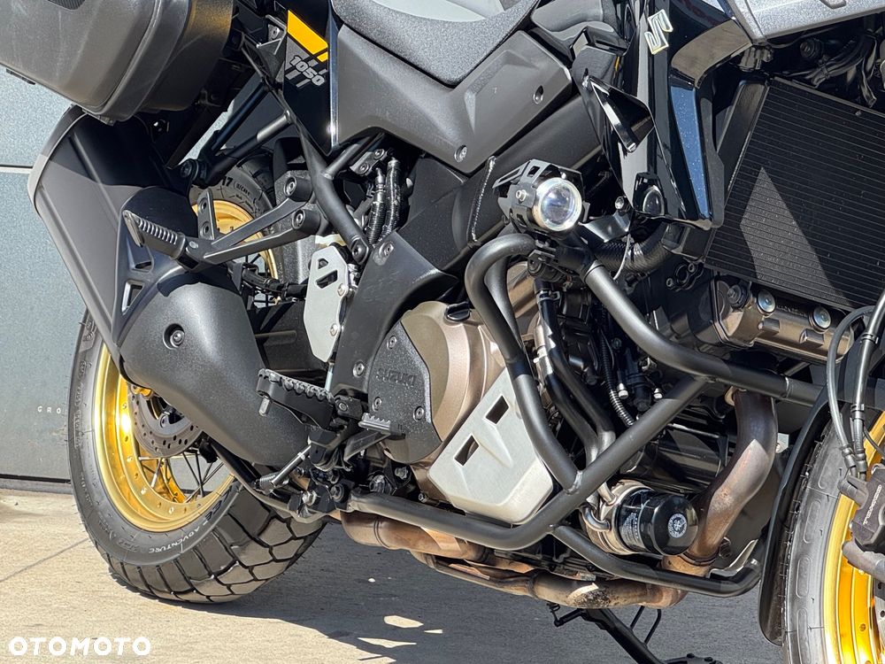 Suzuki V-STROM - 4