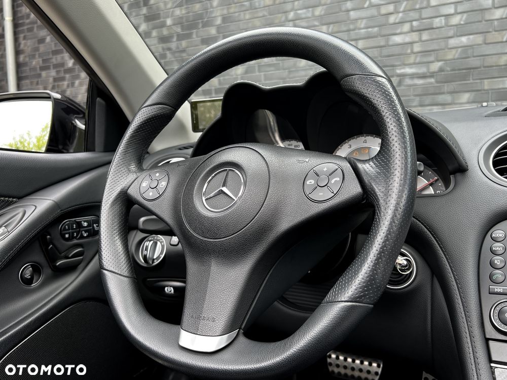 Mercedes-Benz SL 63 AMG - 15
