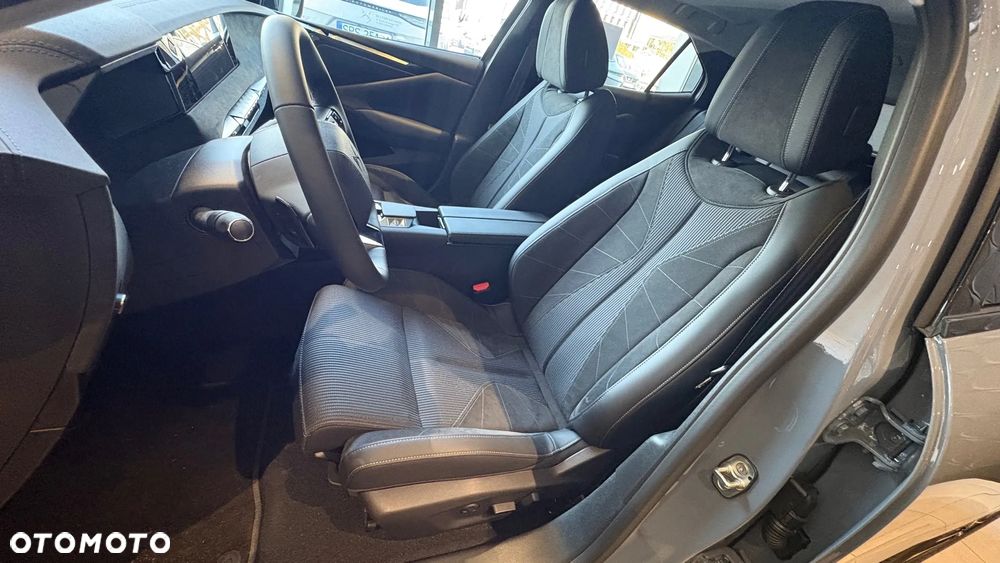 DS Automobiles N°4 E-Tense 58.3kWh Étoile Alcantara - 12