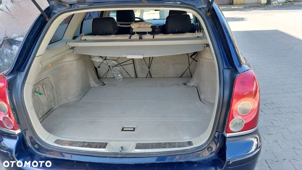 Toyota Avensis 2.0 D-4D Sol Premium - 8