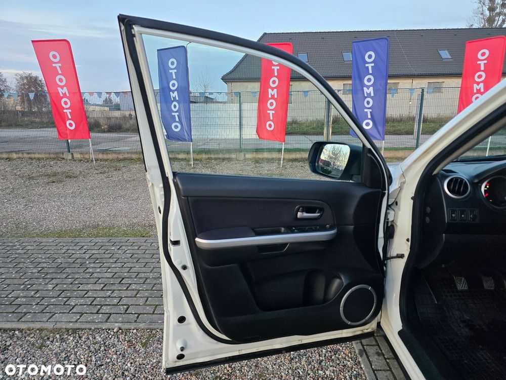 Suzuki Grand Vitara 2.4 Premium - 14