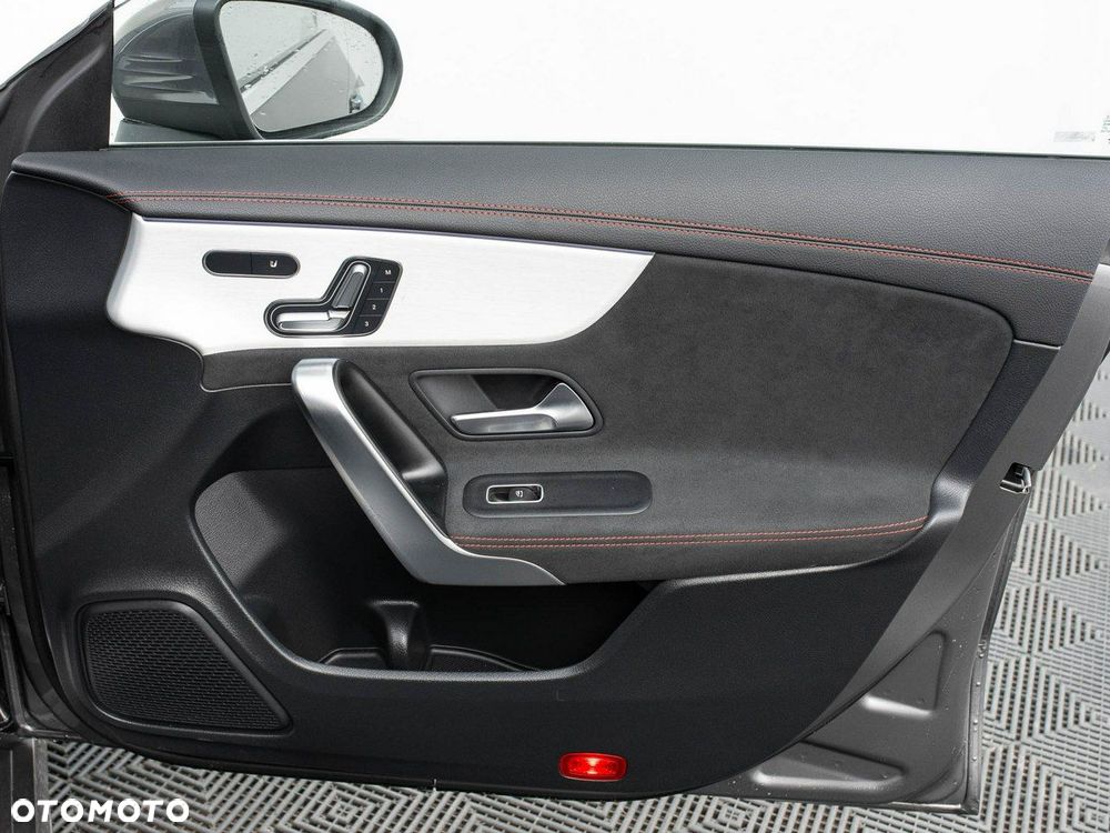 Mercedes-Benz CLA - 29