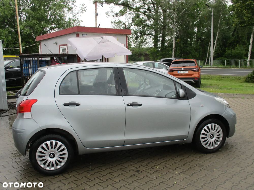 Toyota Yaris 1.33 Luna - 4