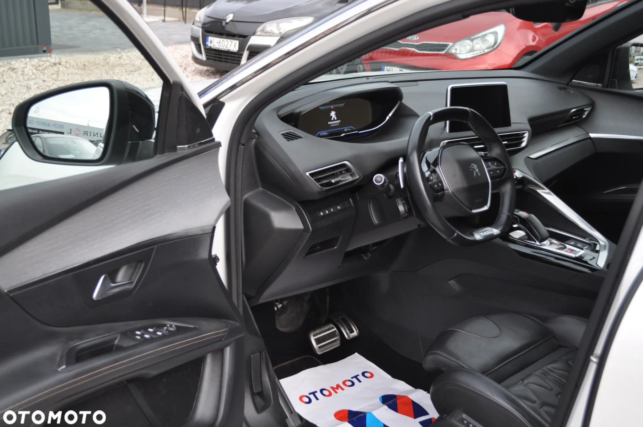 Peugeot 3008 Plug-In Hybrid4 300 e-EAT8 GT - 17
