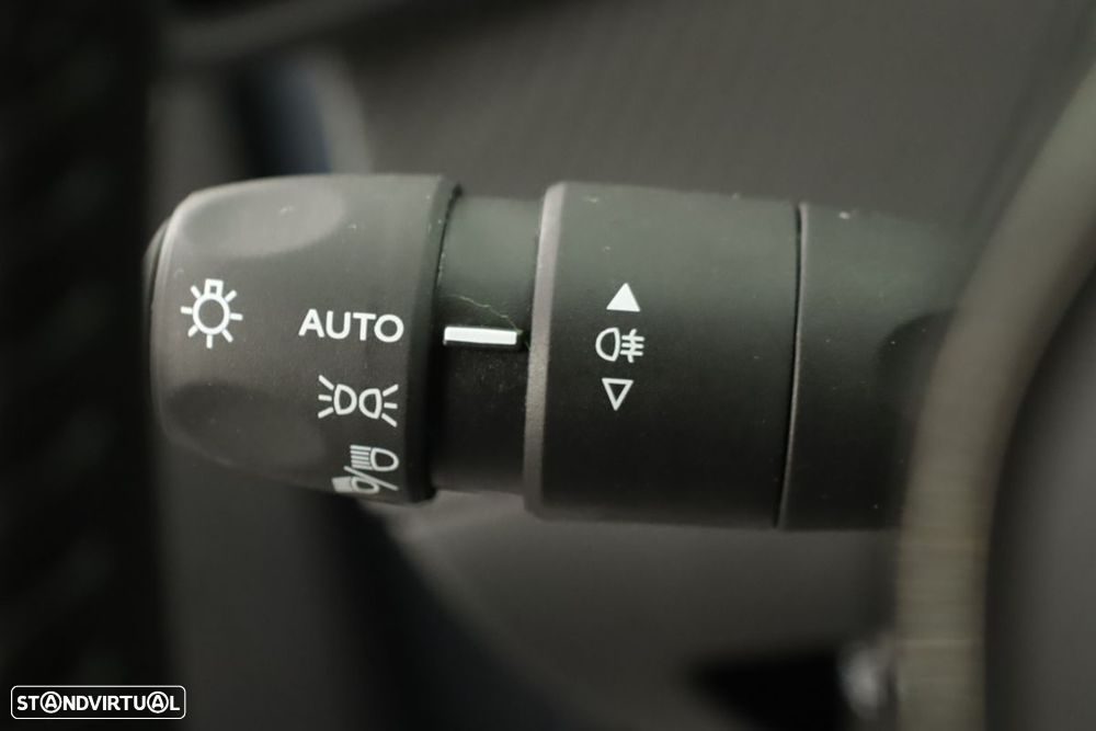 Peugeot e-208 51 kWh Allure - 18