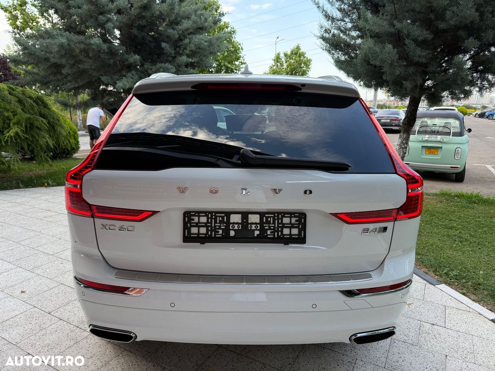 Volvo XC 60 B4 MHEV AWD Inscription - 32