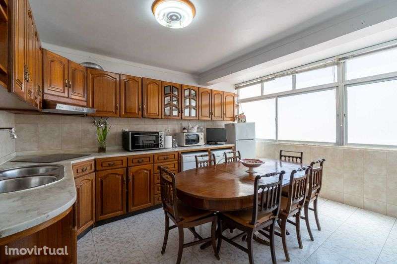 Apart T3 totalmente renovado 2 wc e marquise em Vila Real Sto. António - Grande imagem: 5/12