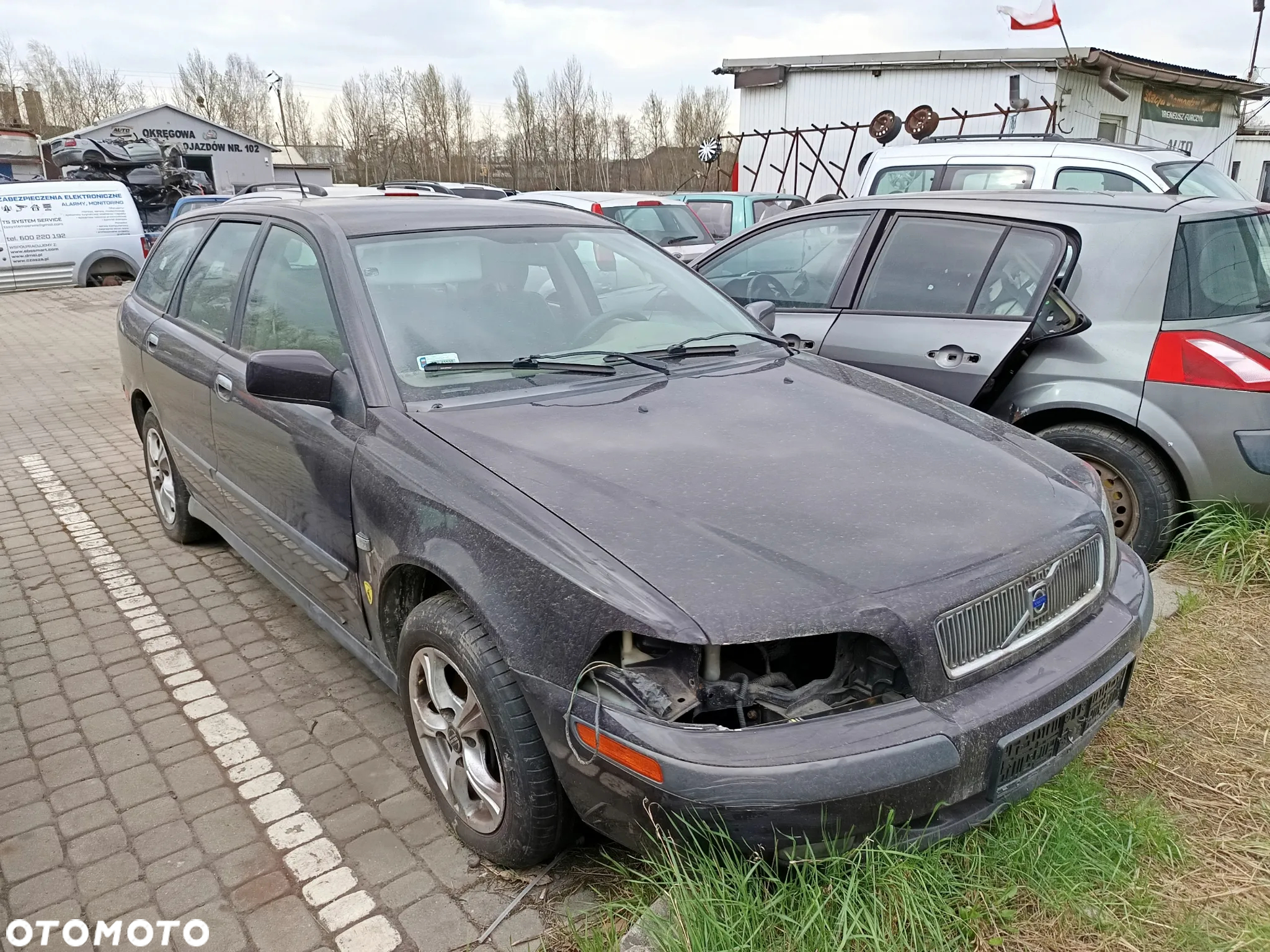 Części używane VOLVO V40 drzwi lampy lusterka koła felgi i inne - 2