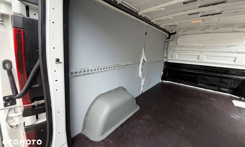 Renault TRAFIC L2H1 LONG 2016r 1.6 DCI 120KM - 17