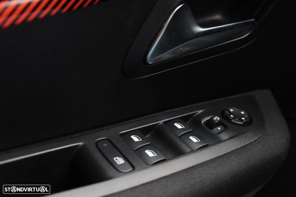 Peugeot 208 PureTech 100 EAT8 Active - 28