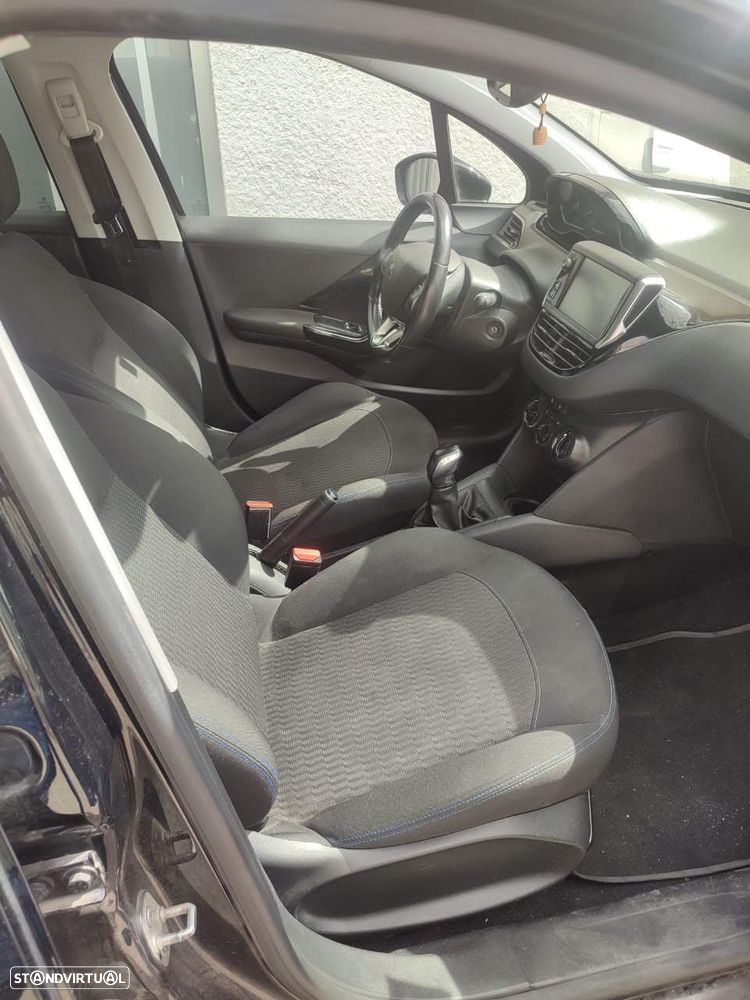 Peugeot 208 - 7