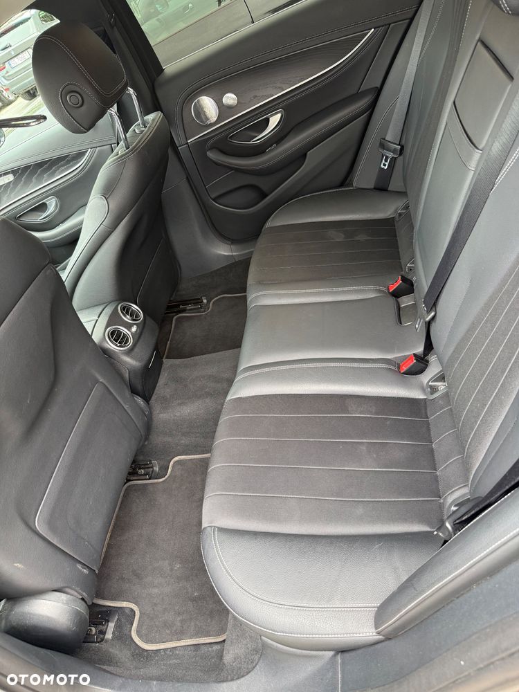 Mercedes-Benz Klasa E 220 d 4-Matic All-Terrain - 32