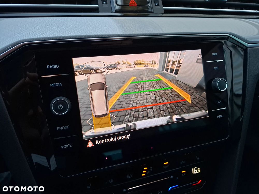 Volkswagen Passat Variant 2.0 TDI SCR DSG Business - 20