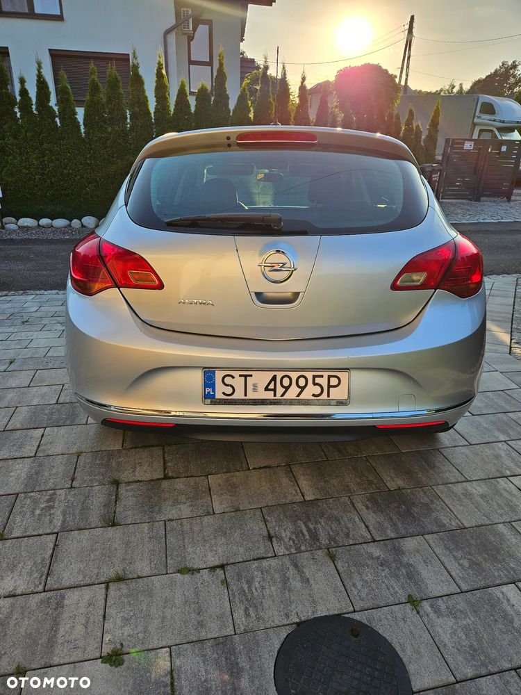 Opel Astra 1.6 Essentia - 4