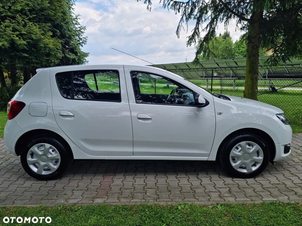 Dacia Sandero 1.2 16V 75 Laureate - 11