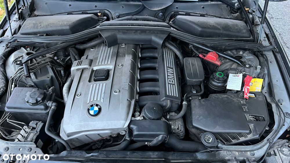 BMW Seria 5 523i - 8