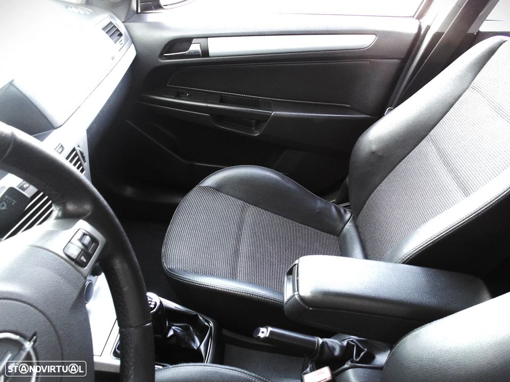 Opel Astra Caravan 1.9 CDTI Sport - 39