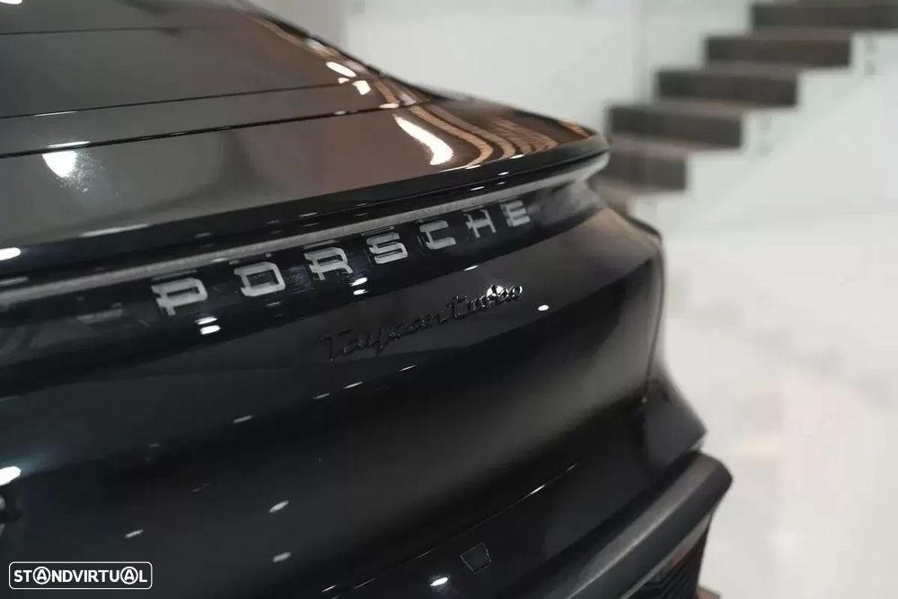 Porsche Taycan Turbo - 13