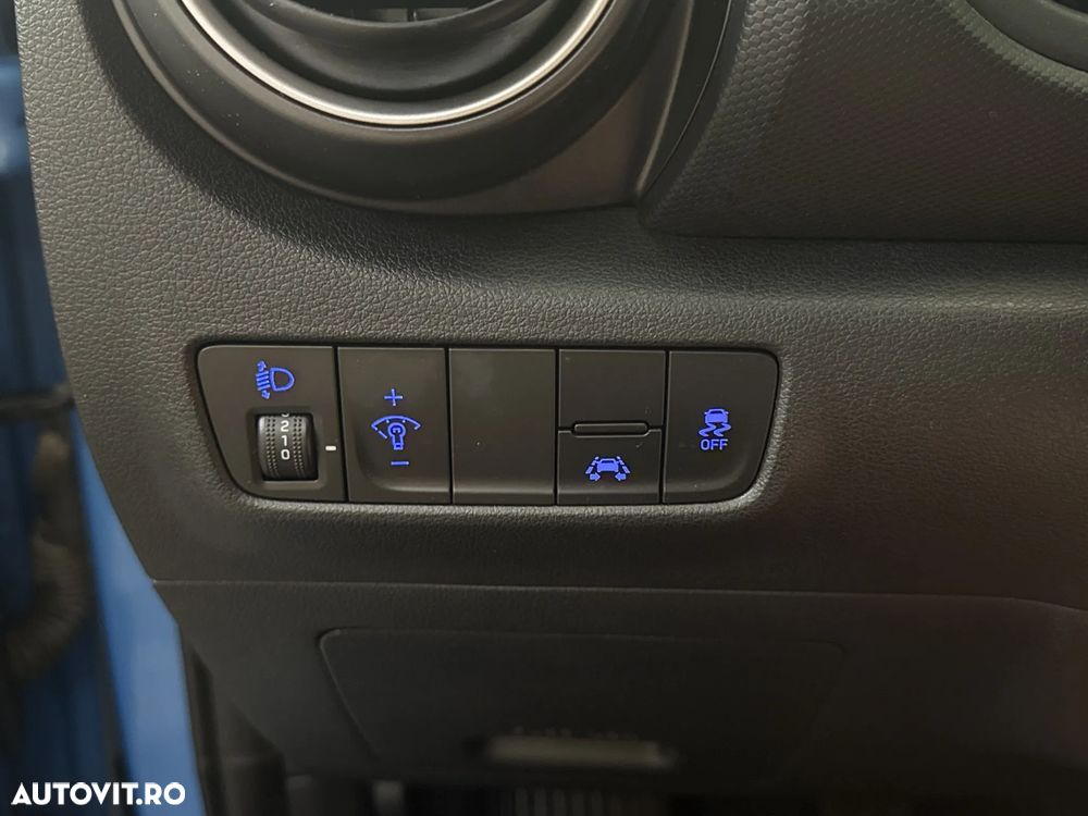 Hyundai KONA - 16