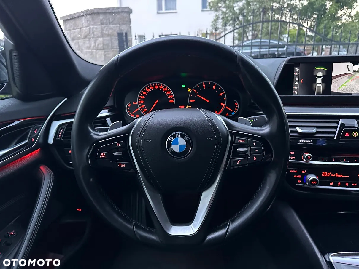 BMW Seria 5 520d Sport Line - 10