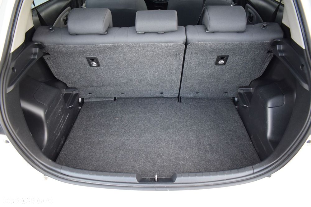 Toyota Yaris - 24