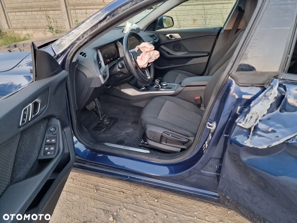 BMW Seria 2 218i Advantage - 28