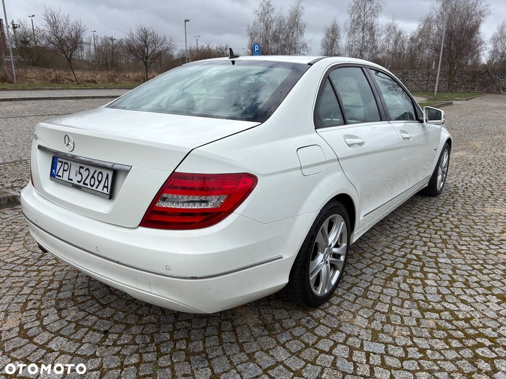 Mercedes-Benz Klasa C 180 CGI Automatik BlueEFFICIENCY Avantgarde - 7