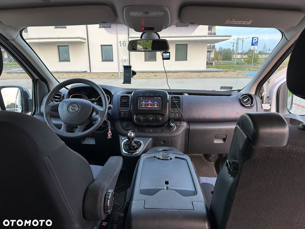 Opel Vivaro - 18