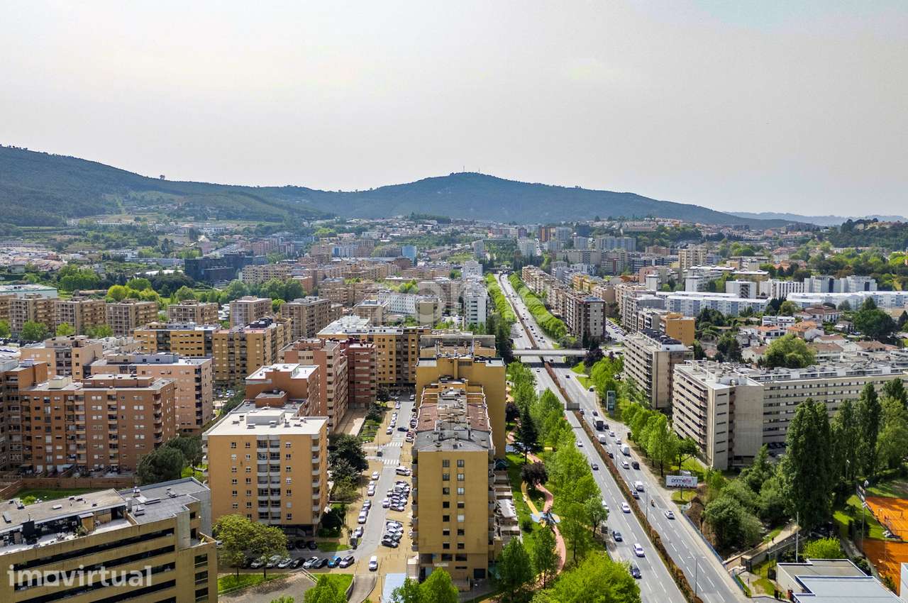 Apartamento T3 com Suite | Garagem | Elevador | 6.º Andar | Braga - Grande imagem: 4/41