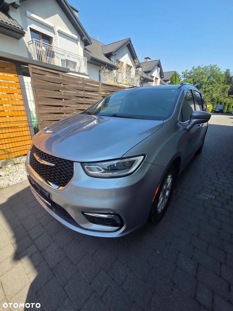 Chrysler Pacifica - 1