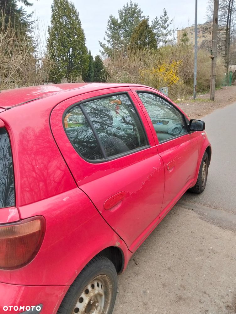 Toyota Yaris 1.0 Base - 4