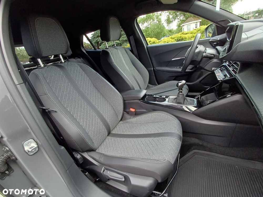 Peugeot 2008 PureTech 100 Allure S&S BVM6 - 14