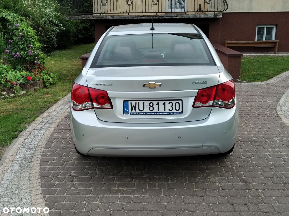 Chevrolet Cruze 1.6 LS - 9